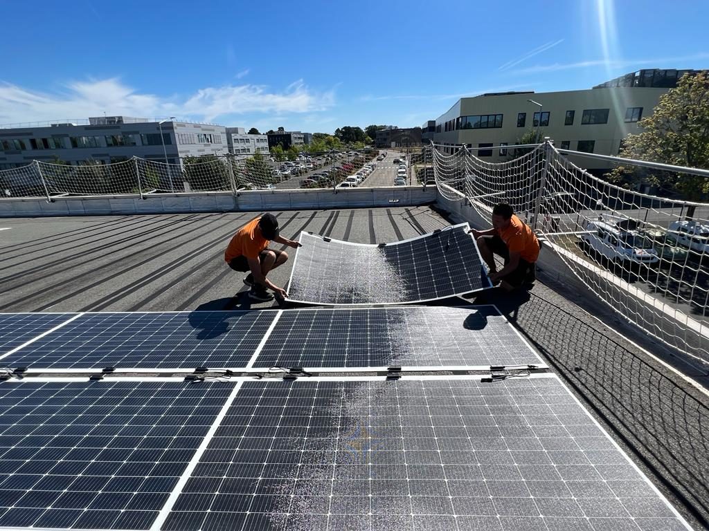 Panneau solaire flexible et léger Luxsiol une révolution à Toulouse -  Solaire Occitanie