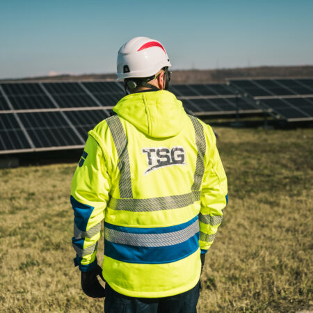 TSG-Solar-solarfarm-technician